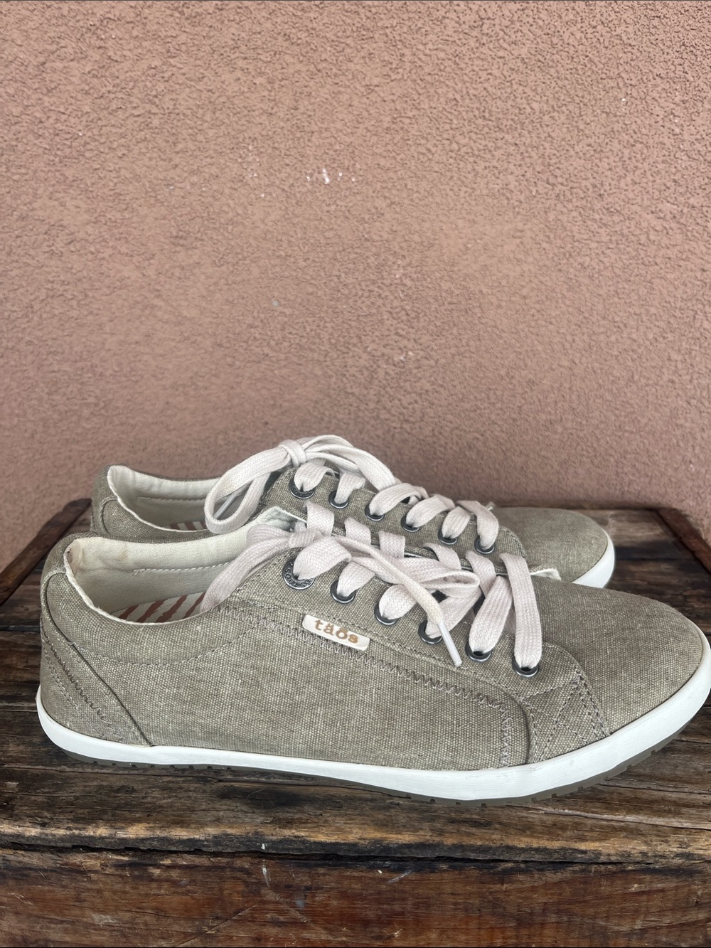 Taos star canvas green sneakers